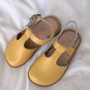 NEW IN BOX Freshly picked yellow Newport sandal size 7